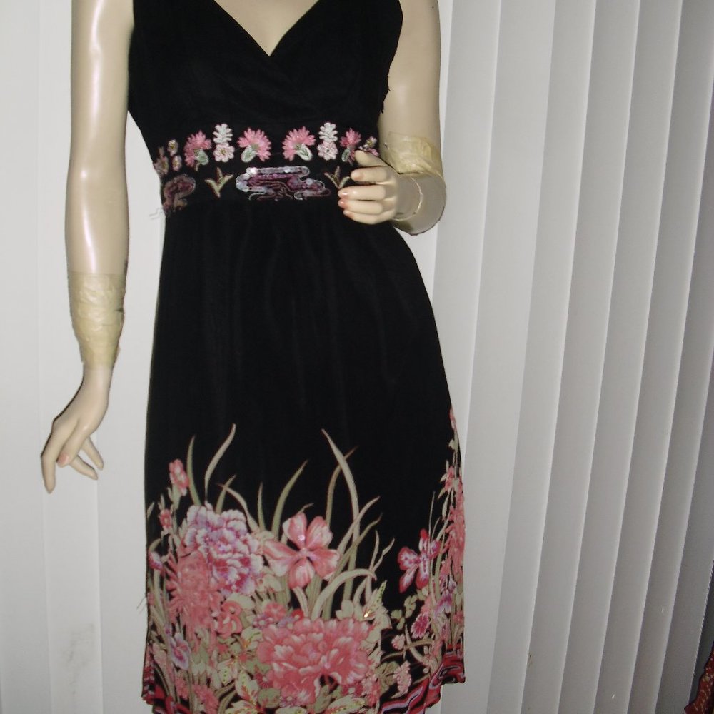 Dressbarn,deep V-neck,floral waist,sequins,border garden hem,sleeveless,UNIQUE